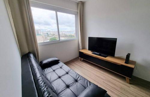 Ap10 Prático, confortável com wifi, piscina, rooftoop e academia em frente ao Metrô - Photo 1