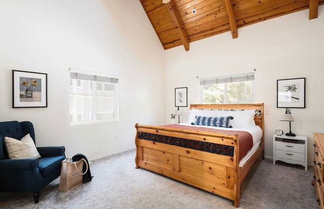 Hartwood by Avantstay Cozy Big Bear Abode w/ Spacious Deck & Stone Fireplace - Foto 27