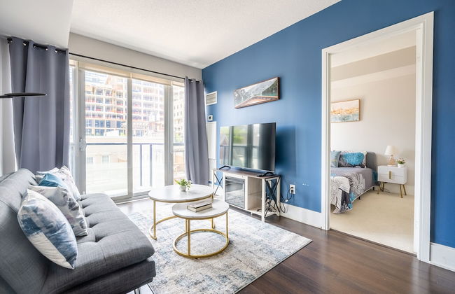 Beautiful Condos In the Heart of Downtown - Foto 18