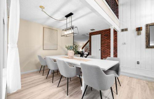 Mira Mesa Family Retreat 4BR with Balcony and Firepit - Photo 10