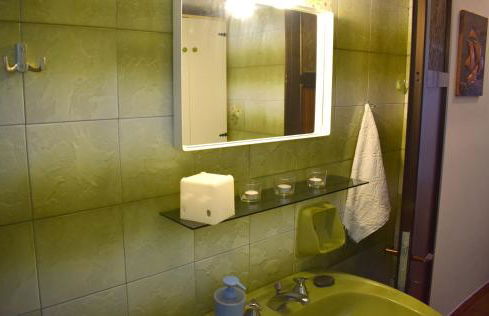 Violet Bedroom and Apartment - Photo 23