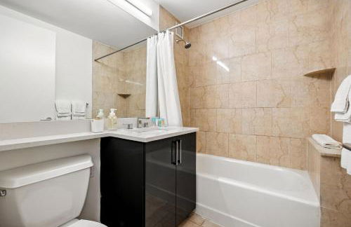 FiDi 1 BR w Work Setup by Anyplace - 11718 - Foto 12