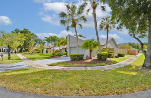 Tropical Dream House in Plantation 3 Bedroom Home with Pool - Foto 2