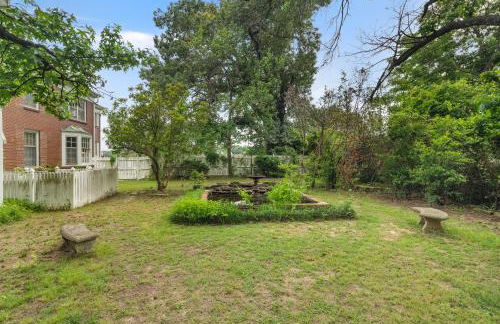 King suite-Sitting area-Backyard views-The Blooming Garden - Foto 11