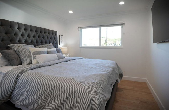 Awesome 5 Bedroom 3 Bath Pool Home With In-ground Jacuzzi - Foto 7