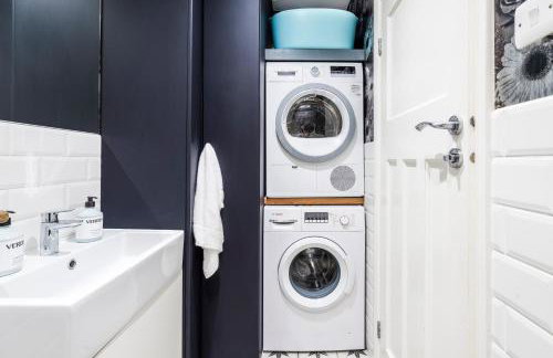 Cozy 3 Bedroom Terrace Cottage in Epsom - Photo 39