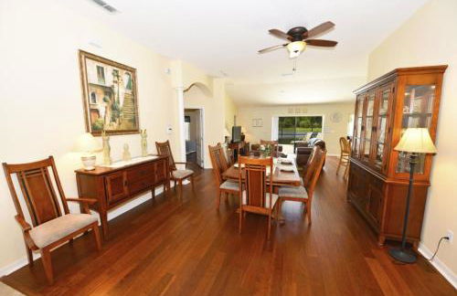 Lakeside 4-bed Pool Home At Villa Sol 4 Bedroom Home by Redawning - Foto 8