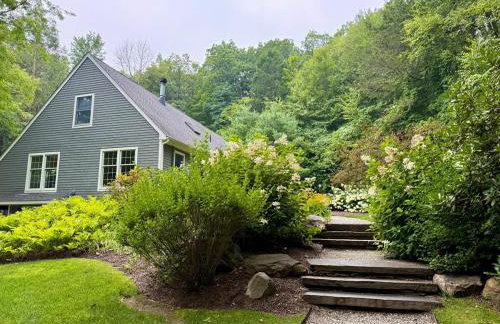 Beautiful House in the Woods, Huge Yard, Hot Tub - Foto 45