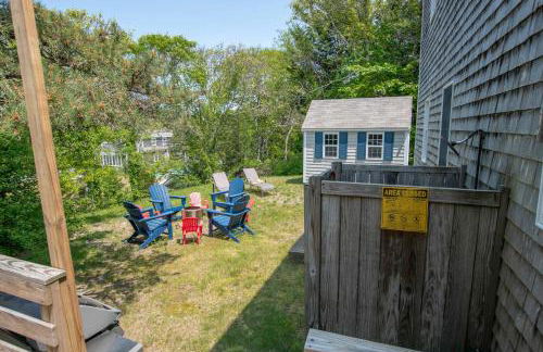 Beautiful Home Close to Ponds and Beach - Photo 23