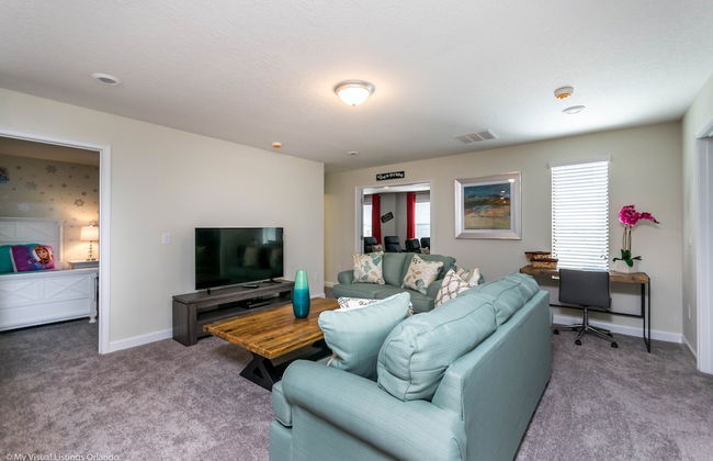 8 BR Villa With Games Room - Photo 27