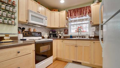 Enchanted Forest Cottage with Hot Tub! - Foto 5