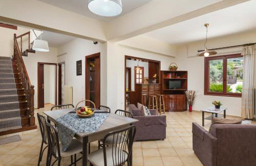 Garden House with Pool, 10min to center - Foto 10