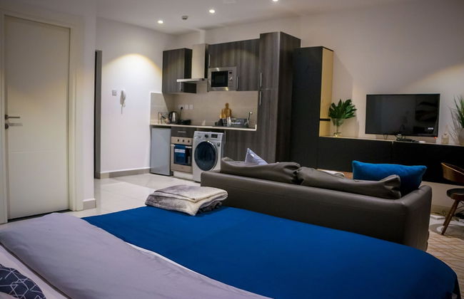 Embassy Gardens Premier Suites - Photo 4