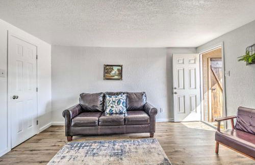 Convenient Tom Picketts Cabin with Mtn View! - Foto 4