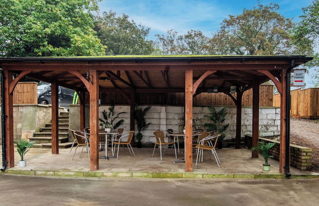 Thetford Hive - Photo 58