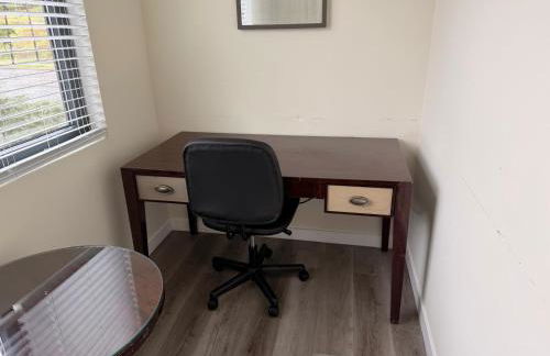 Comfy Studio with Cali King Size Mattress - Foto 14