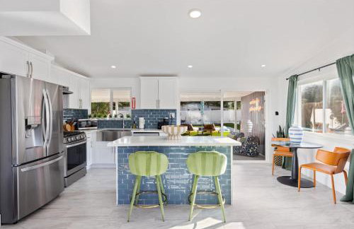 Desert Glow Getaway - Pool - Lounging - Backyard Games - Foto 12