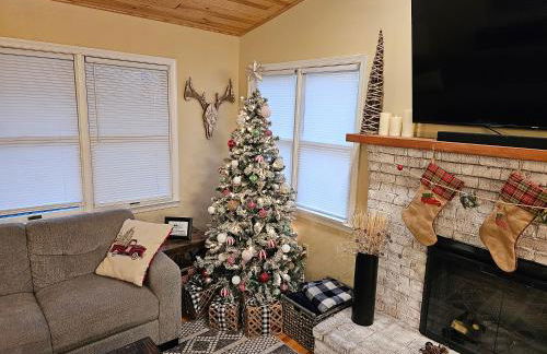 Lazy Basye Shenandoah Cabin with Hot Tub, Sleeps 10 - Foto 44