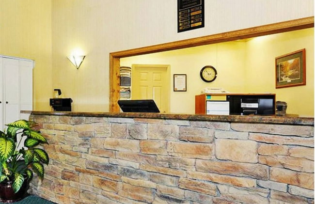Laurel Point Resort - Photo 29