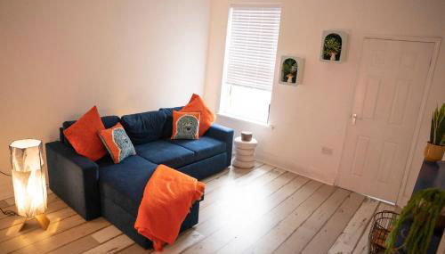 Sara’s Apartment - Photo 1