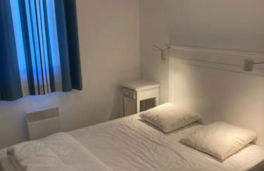 Chalet rénové, environnement très calme, piscines intérieure et extérieure chauffées, Bord du lac de Biscarosse Parentis - Foto 5