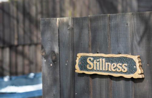 Stillness Cottage - Secluded Hut with a Private Hot Tub - Photo 17