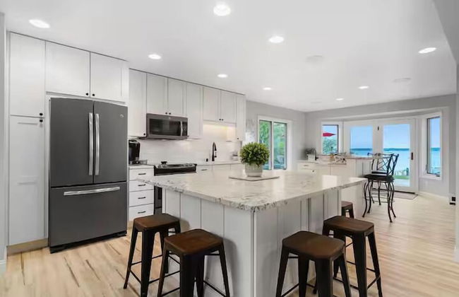 The Luxe Lake House - Photo 7