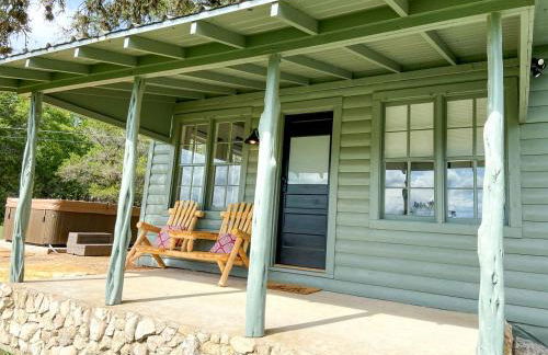 Efficiency-Style Cabin with Spa Lovely for a Couples Escape in Hunt, Texas - Foto 23