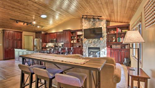 Cabin with Fire Pit and Movie Room, 1 Mi to Lake - Photo 5