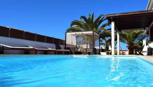 VILLA ALAI. PRIVACIDAD. PISCINA CLIMATIZADA. WIFI. TV CABLE. - Foto 3