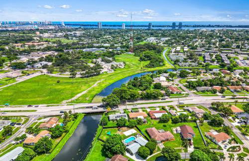 Your own 5BR Private Oasis! wPrivate PoolPickleball - Photo 45