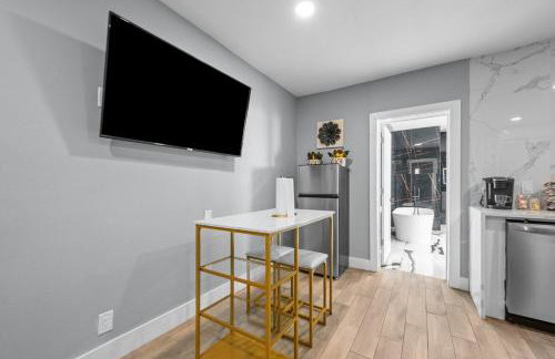 Tranquil Escape- Spa Bath & Pool for One or Couples - Foto 8