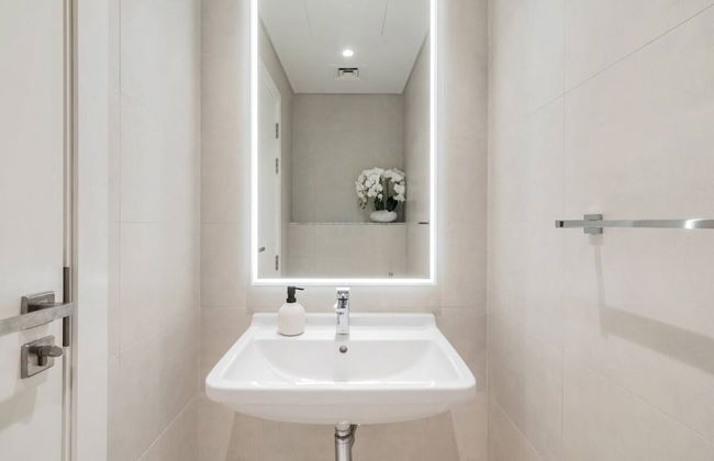 Sea View 2BR in Port de La Mer - Photo 13