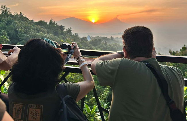 Escursione privata a Punthuk Setumbu all'alba + Templi Prambanan e Borobudur - Foto 2