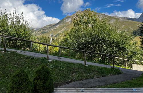 Appartement domaine la Clusaz Manigod avec terrasse sur les pistes de ski - Photo 18