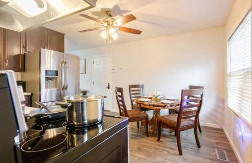 Private Ranch - Entire Home - 3 Bed Room - Hot Tub - King Bed - Fenced Yard - Pets & Kids Welcome - Game Shed - Free WiFi - Foto 14