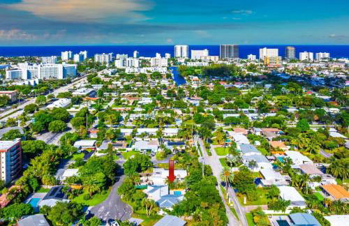 Heated Pool- MiniGolf- Fire Pit- Game Room- 1mi to Beach - Foto 41