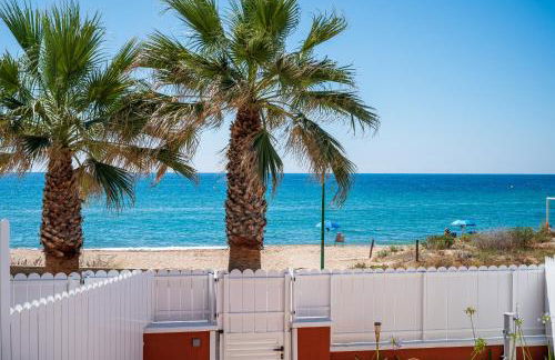 AT148 Frente la playa, jardín privado, vistas mar - Foto 1