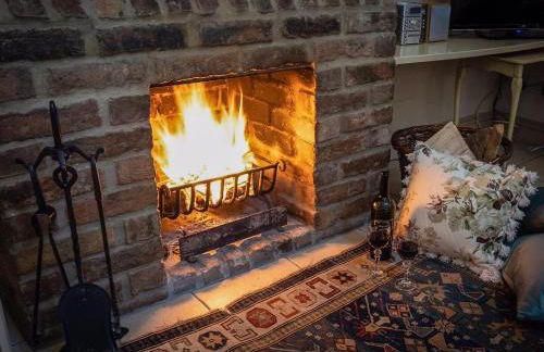 Wilf's Barn, romantic cottage with free parking - Foto 1