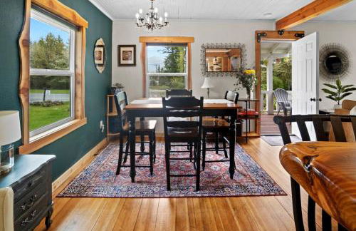 Mt Rainier Retreat with Spa Bathroom-Hot Tub-Fireplace - Foto 6