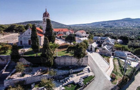 Five-Bedroom Holiday Home In Donji Humag - Photo 42