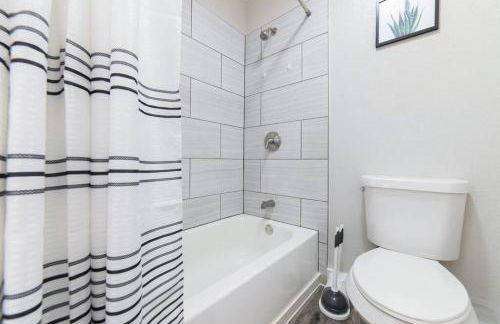 Walk to ATT-Glblife-Free Parking-Min to attraction - Foto 17