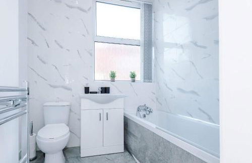 3 Bed house - Free Parking - Free Wifi - Foto 18