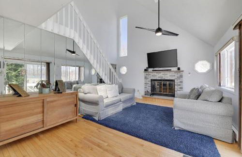 Cozy Poconos Mountain House with 3 bedrooms - Foto 77