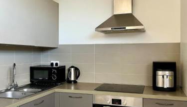 Bright & Cozy 2 bed Apartment - Foto 2