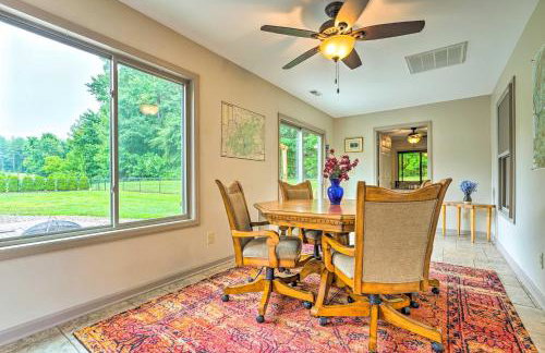 Pisgah Forest Farm Home: Outdoor Pool & Games - Foto 8