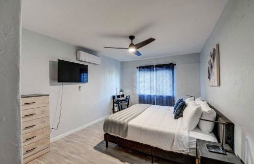 Modern Home-Downtown-3 Bedroom- King Bed - Foto 19