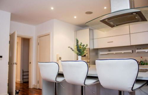 Modern 2 Bed City Center Apartment - Foto 20