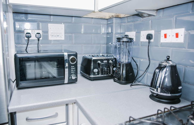 Riverside 2 Bed Apartment - Foto 14