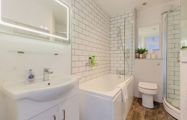 Bright 2 Bedroom Flat in Lambeth With Balcony - Foto 31